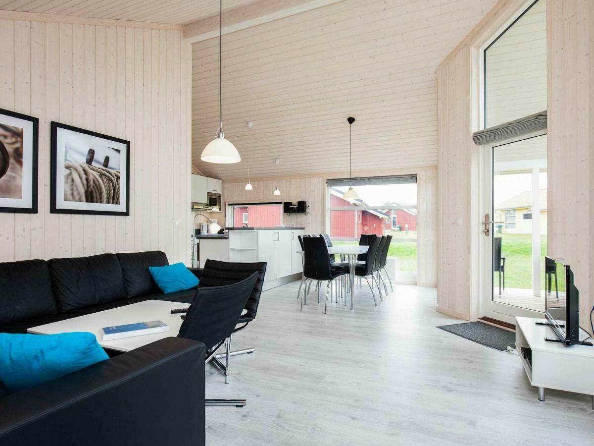 8 Person Holiday Home In Gro Enbrode Großenbrode Exterior foto